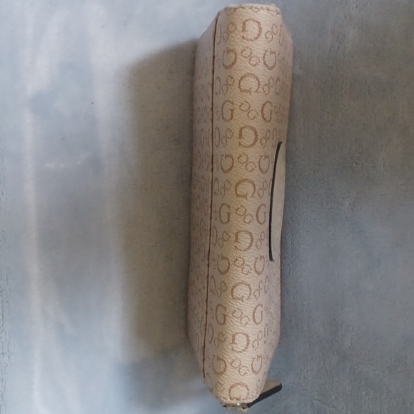 GUESS Los Angeles Monogram Logo Clutch - Picture 3 of 7